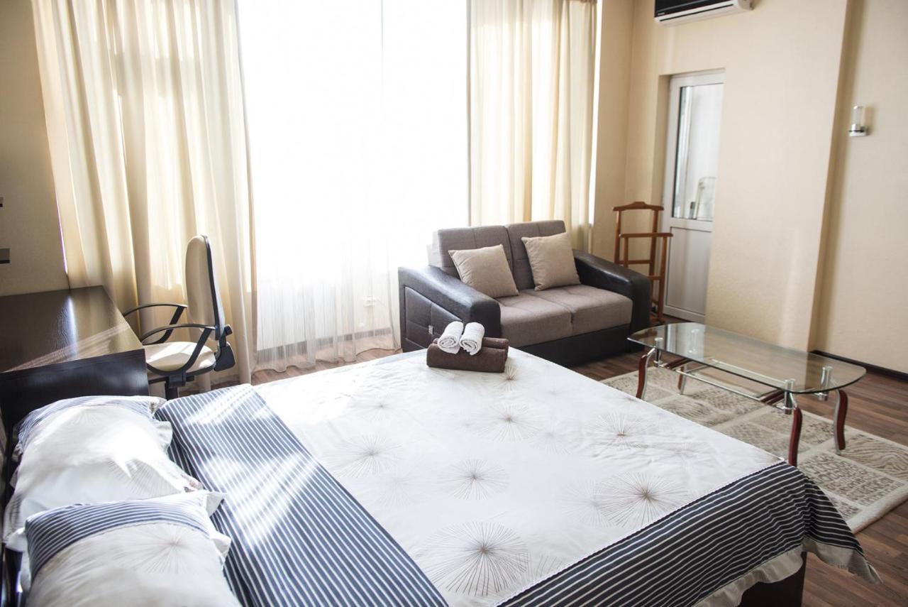 Apartment On Kunayeva 38 Shymkent Ngoại thất bức ảnh